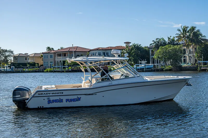 Sundae Funday Yacht Photos Pics 