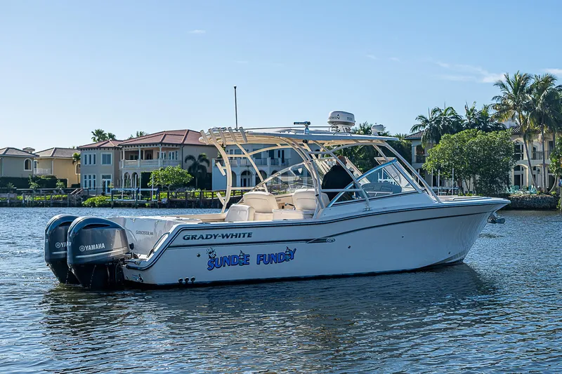 Sundae Funday Yacht Photos Pics 