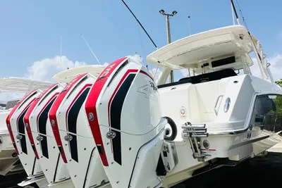 Boston Whaler 420 Outrage