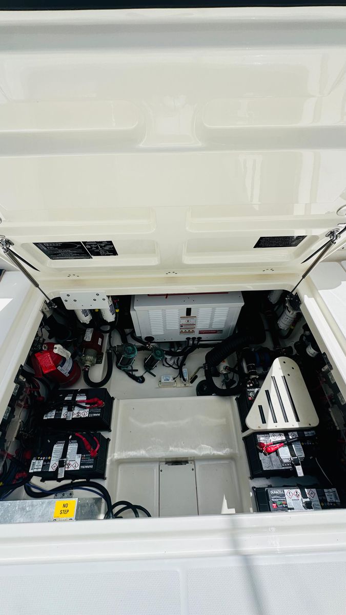 2021 Boston Whaler 42 