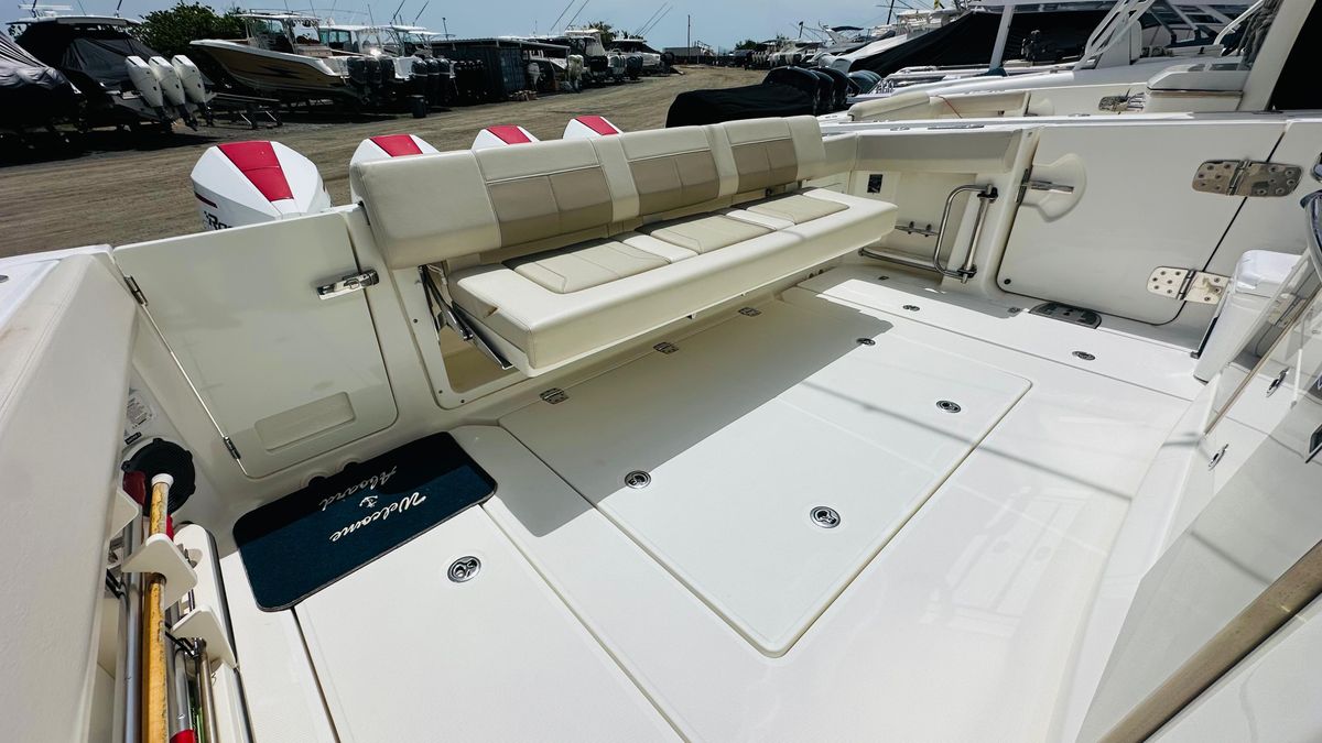 2021 Boston Whaler 42 