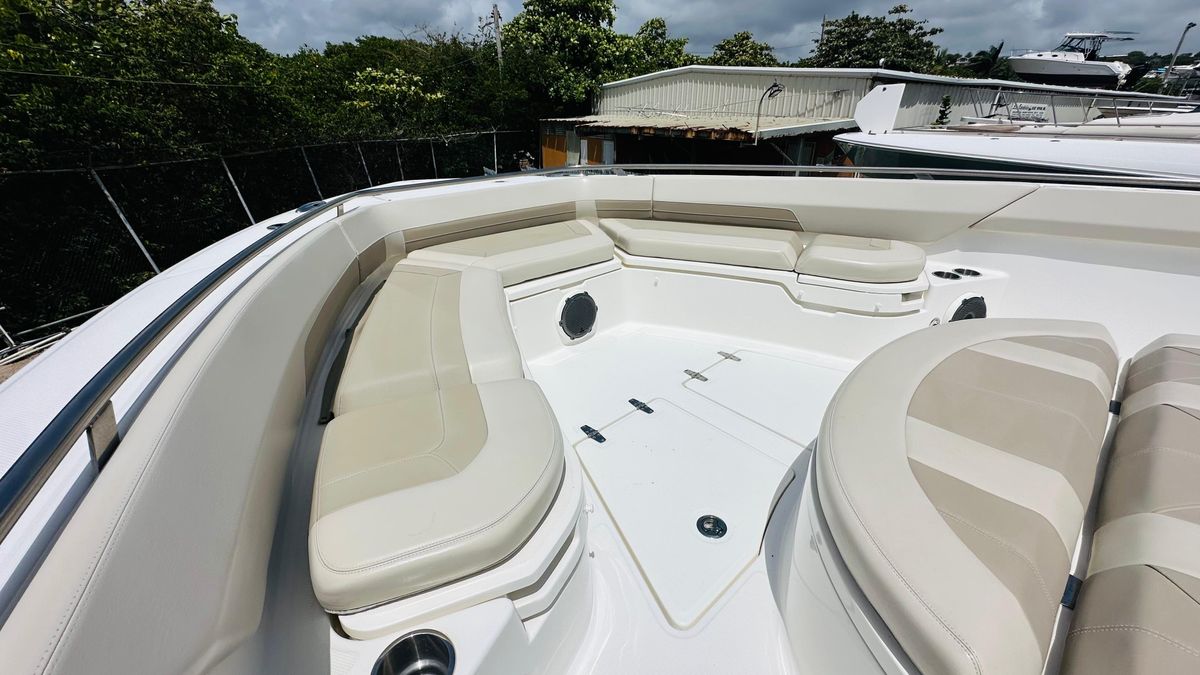 2021 Boston Whaler 42 