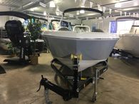 2022 Stingray 172SC Side Console