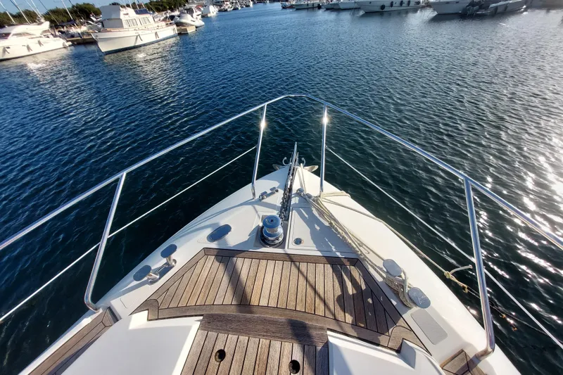 Fiftyfive Yacht Photos Pics Bow view of 2022 Rizzardi Infive yacht bow view.