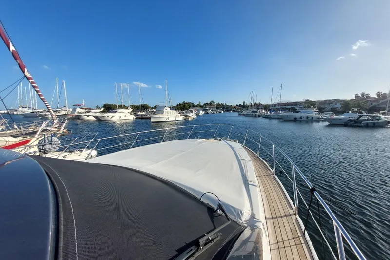 Fiftyfive Yacht Photos Pics 2022 Rizzardi Infive yacht forward sunpad.