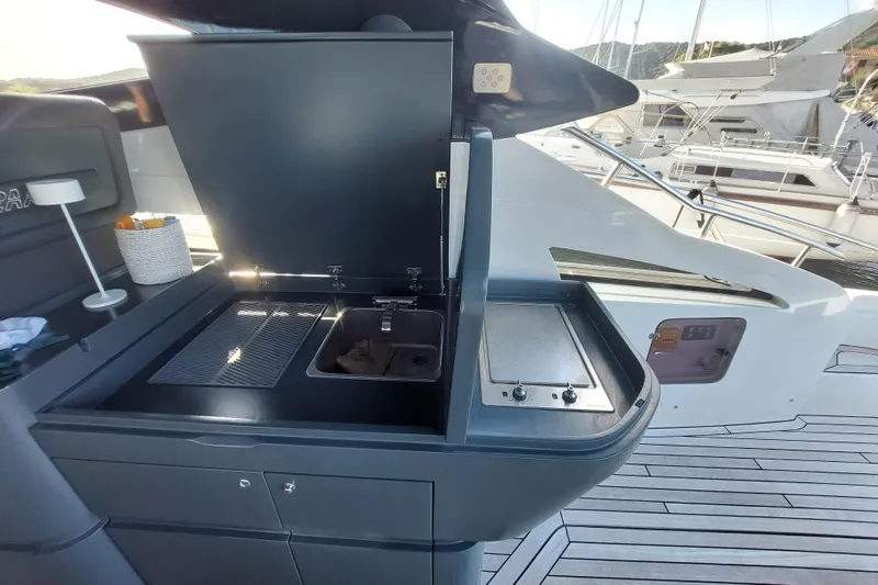 Fiftyfive Yacht Photos Pics 2022 Rizzardi Infive cockpit bar & grill.