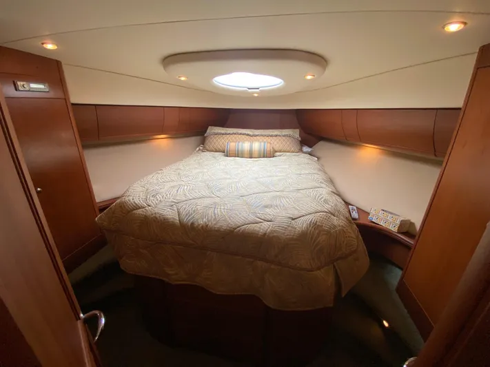 Reelaxing Yacht Photos Pics Bow stateroom