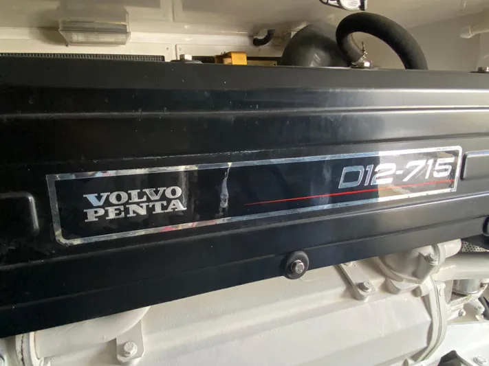 Reelaxing Yacht Photos Pics Volvo Penta D12-715 - 715hp straight shafts