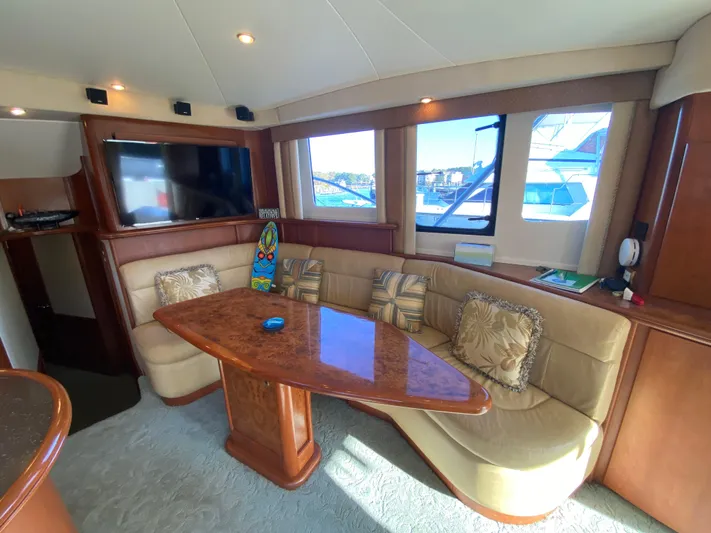 Reelaxing Yacht Photos Pics Dinette