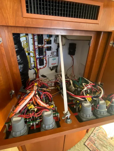 Reelaxing Yacht Photos Pics Electrical panel access