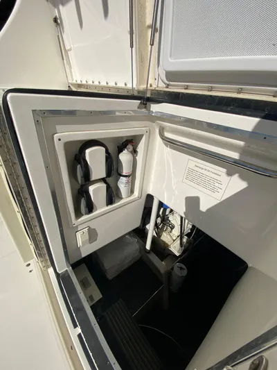 Reelaxing Yacht Photos Pics Engine room entry