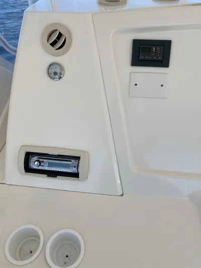 Reelaxing Yacht Photos Pics Helm AC