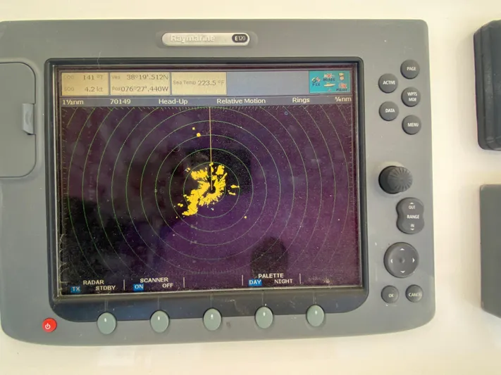 Reelaxing Yacht Photos Pics Open Array Radar