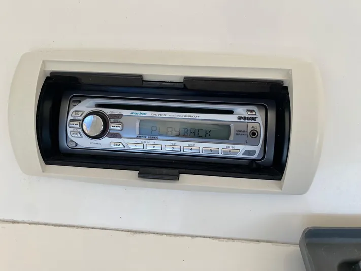 Reelaxing Yacht Photos Pics FM stereo