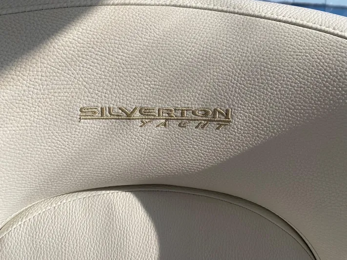 Reelaxing Yacht Photos Pics Silverton Yacht