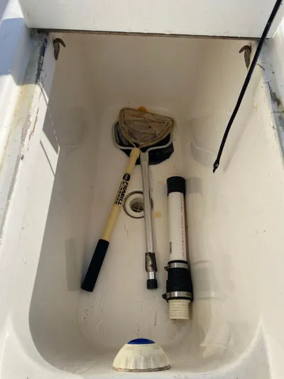 Reelaxing Yacht Photos Pics Transom livewell