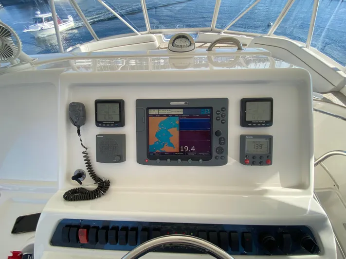 Reelaxing Yacht Photos Pics Helm electronics