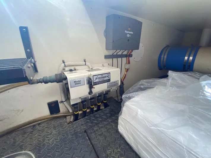 Reelaxing Yacht Photos Pics Oil change system