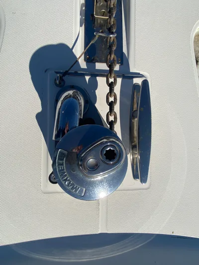 Reelaxing Yacht Photos Pics Windlass