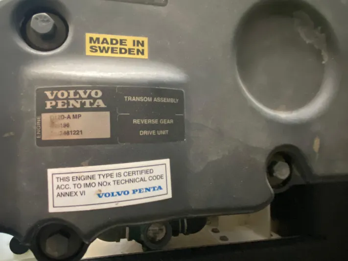 Reelaxing Yacht Photos Pics Serial number plate