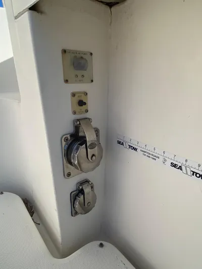 Reelaxing Yacht Photos Pics 50 amp power