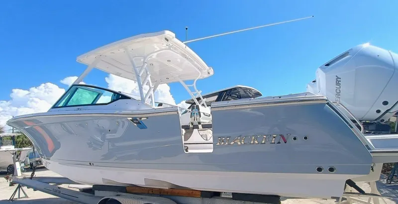 302-126 Yacht Photos Pics 