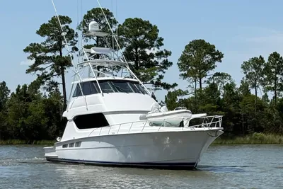 Hatteras 65 Enclosed Bridge