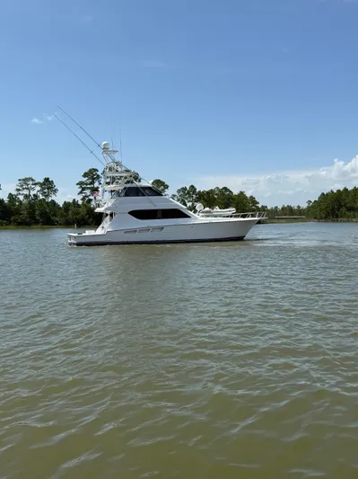 Moontan Yacht Photos Pics 2002 65 Hatteras Convertible Moontan Starboard