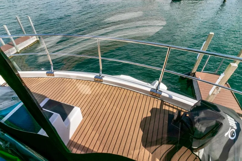 Contagious II Yacht Photos Pics 