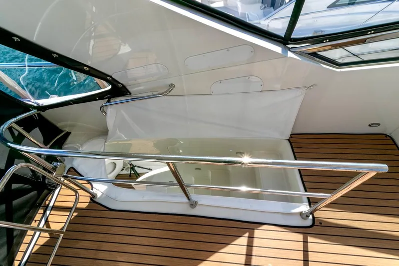 Contagious II Yacht Photos Pics 