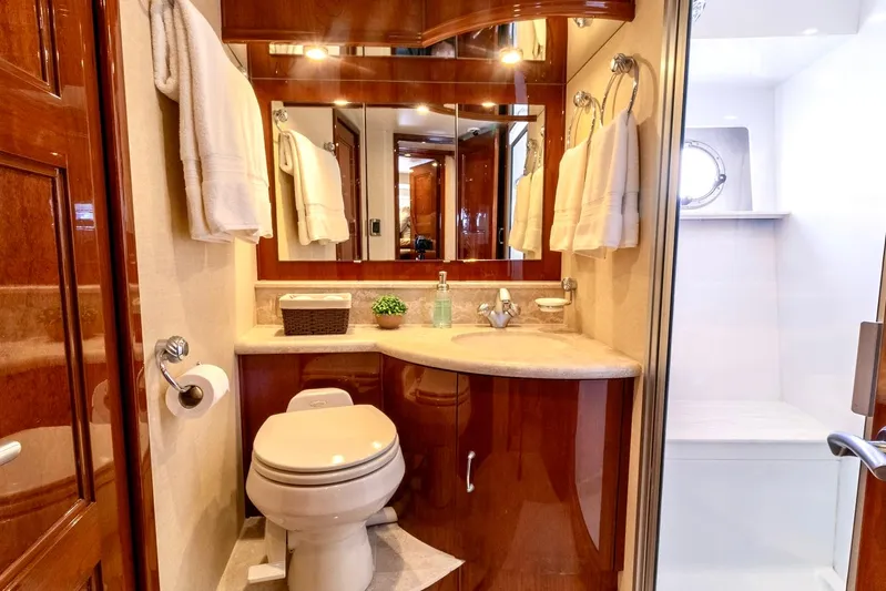 Contagious II Yacht Photos Pics 