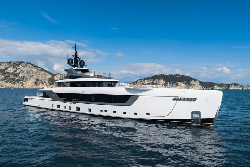 Silver Star I Yacht Photos Pics Luxury Admiral 55 S-Force yacht cruising in scenic waters, 2023 model.