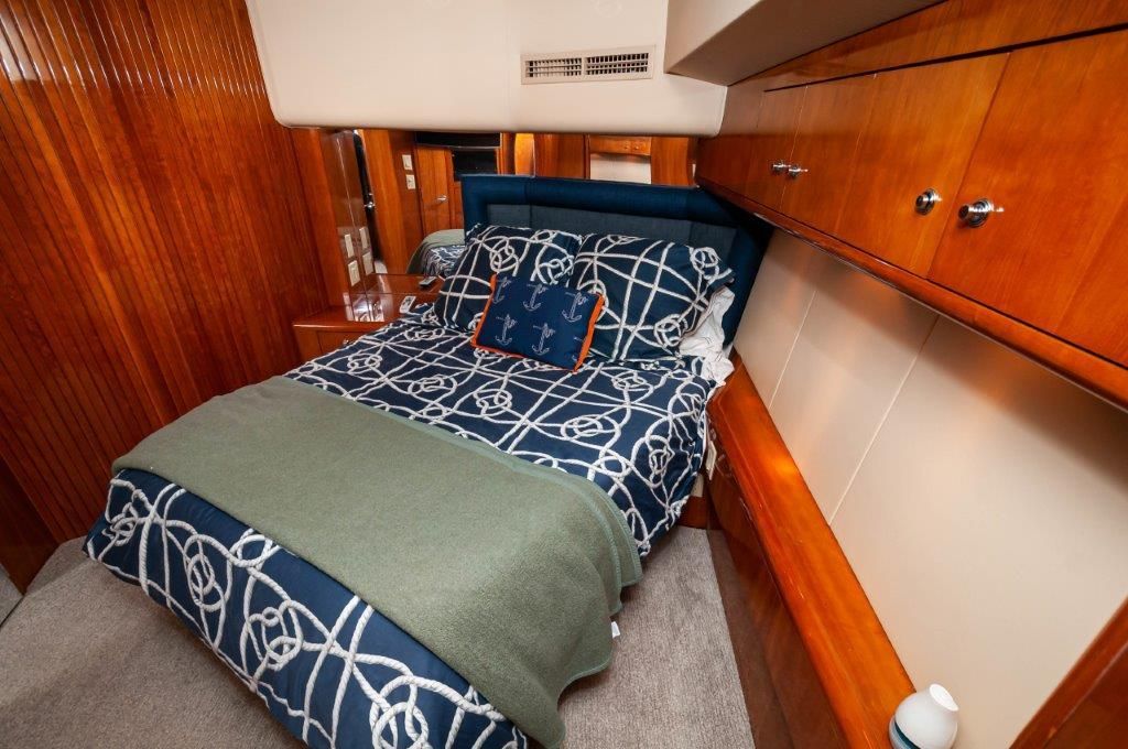 2002 Hatteras 65 