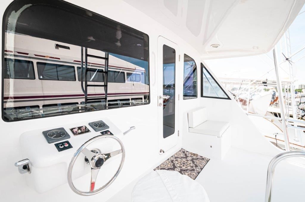 2002 Hatteras 65 