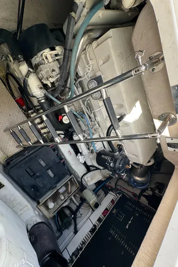  Yacht Photos Pics Engine compartment of a 2004 Sea Ray 500 Sundancer boat.