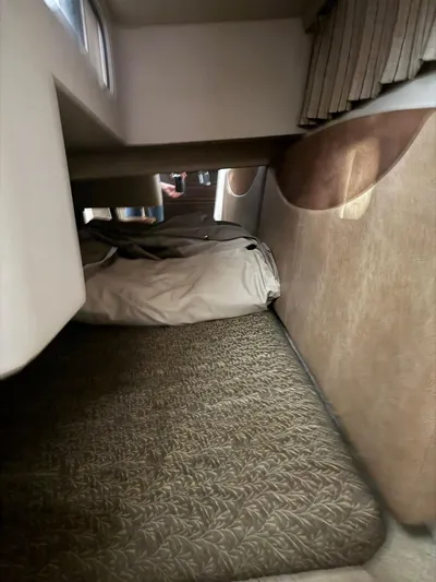  Yacht Photos Pics Aft bed