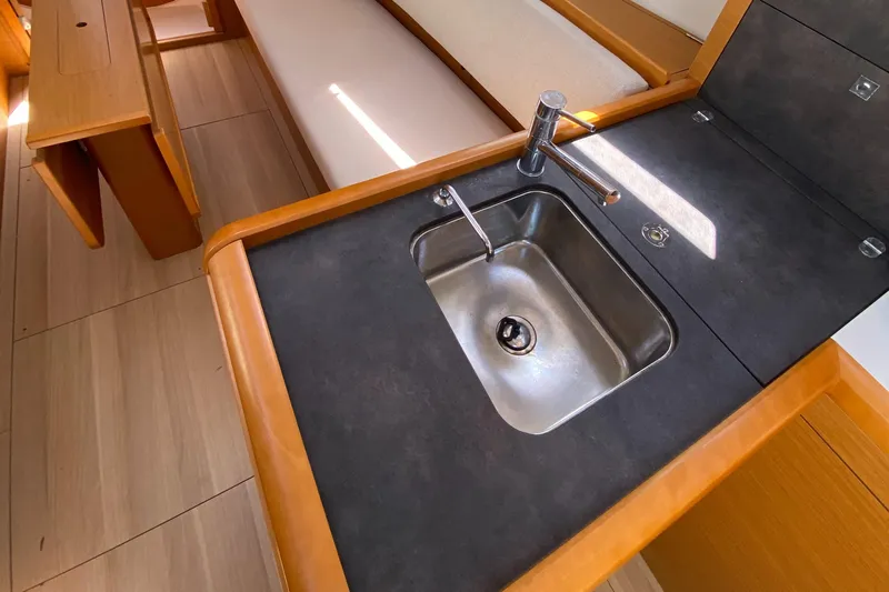 Inclination Yacht Photos Pics 