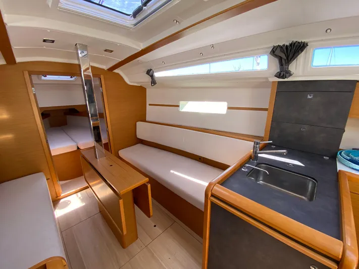 Inclination Yacht Photos Pics 