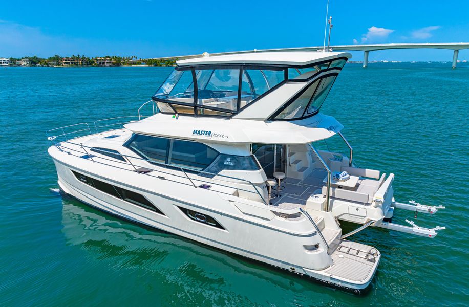 2019 Aquila 44 Yacht