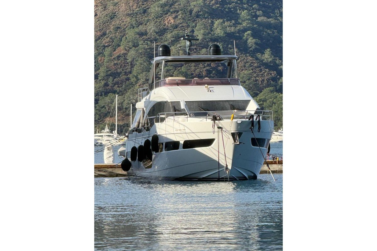 2019 Princess 80 