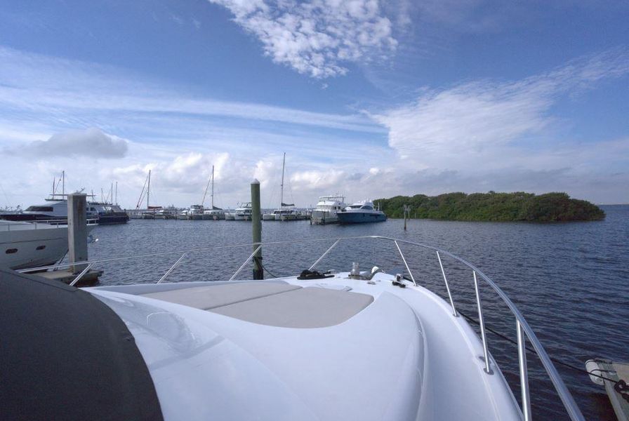 2011 Hatteras 64 Motor Yacht