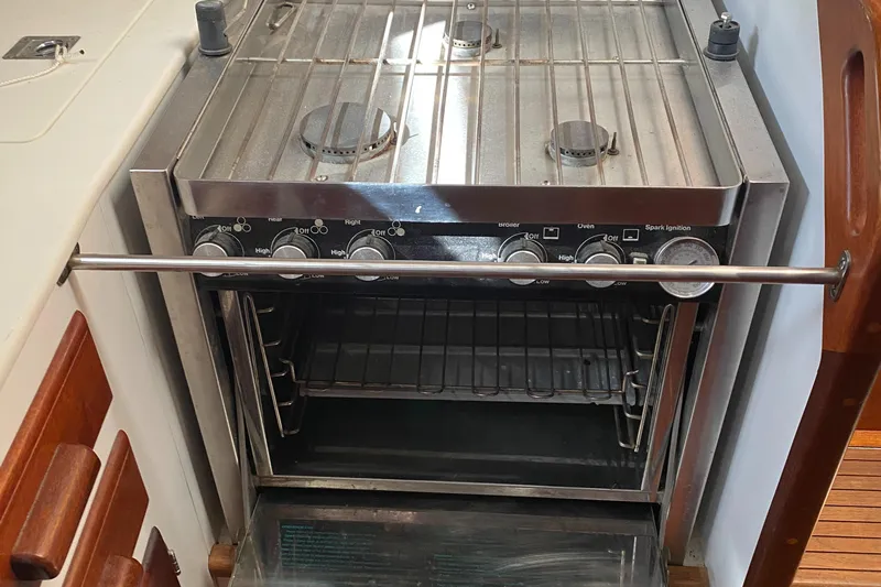 Lord Stanley Yacht Photos Pics Stainless steel stove and oven in 1988 Lyman-Morse Jarvis Newman Lobster Style Cruiser.