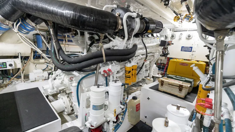 Alegria Yacht Photos Pics Hatteras 64 Motor Yacht 2007