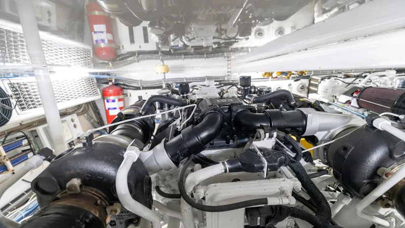 Alegria Yacht Photos Pics Hatteras 64 Motor Yacht 2007