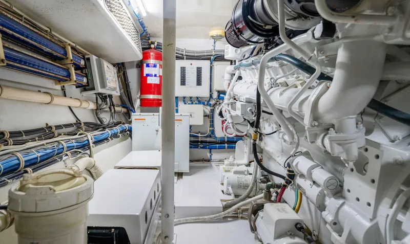 Alegria Yacht Photos Pics Hatteras 64 Motor Yacht 2007