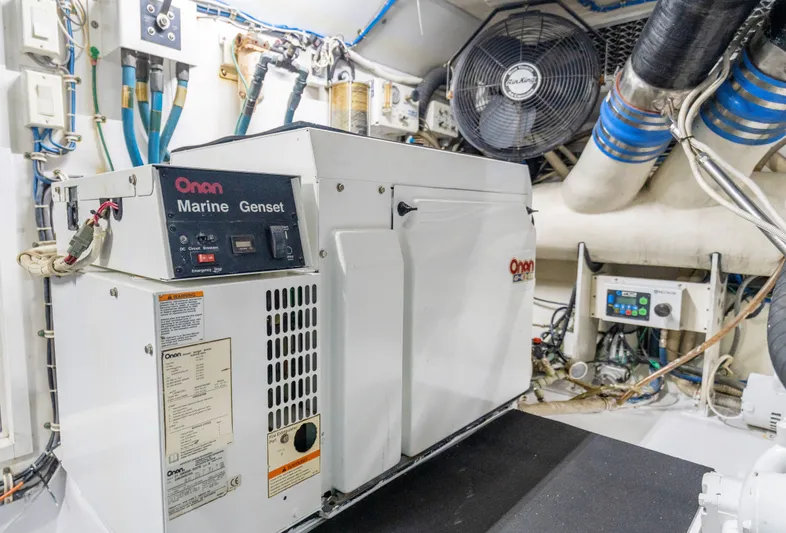 Alegria Yacht Photos Pics Hatteras 64 Motor Yacht 2007