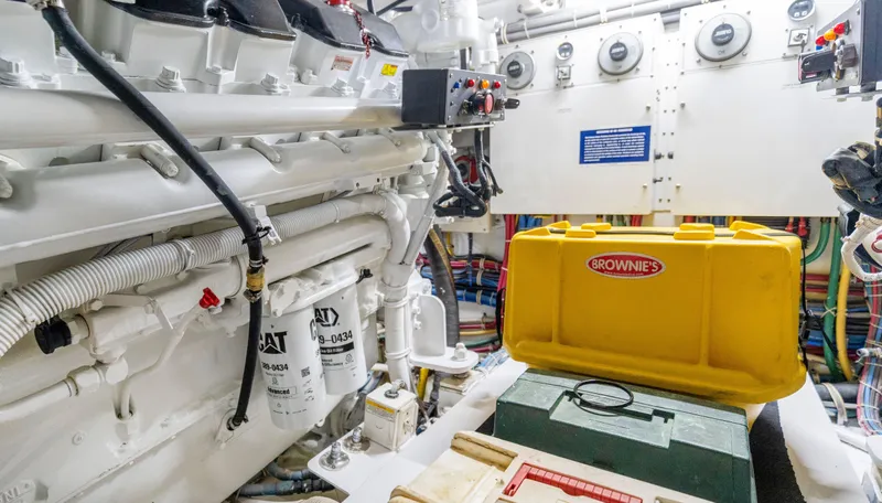 Alegria Yacht Photos Pics Hatteras 64 Motor Yacht 2007