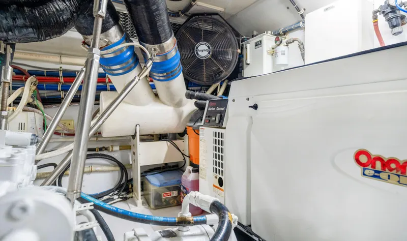 Alegria Yacht Photos Pics Hatteras 64 Motor Yacht 2007