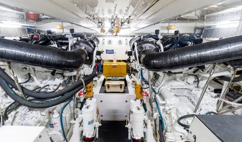 Alegria Yacht Photos Pics Hatteras 64 Motor Yacht 2007