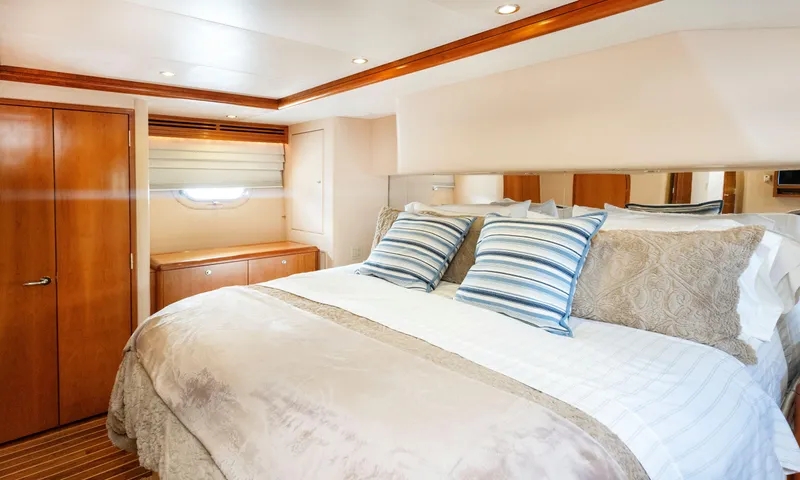 Alegria Yacht Photos Pics Hatteras 64 Motor Yacht 2007